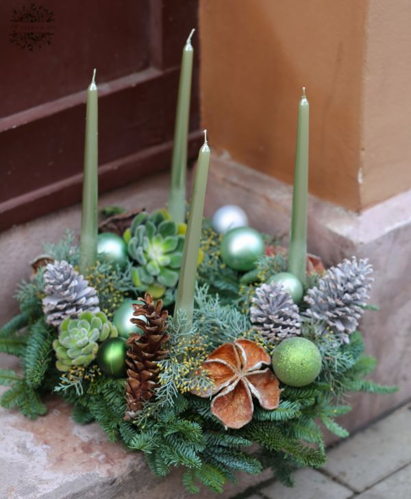 green live fir Advent wreath with balls, sempervivum and fruits (43cm)