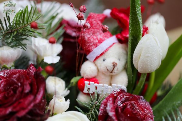 Mikulás csokor piros-fehér virágokkal