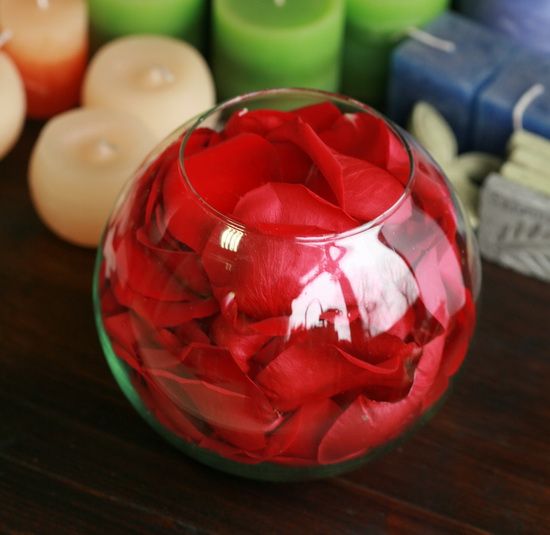 glass ball filled with red rose petals (15cm)