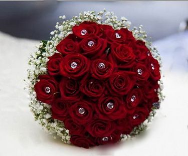 30 red roses with baby's breath, diamonte