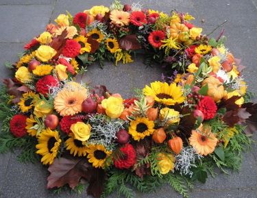 sunflower wreath with 75 flowers (90cm)