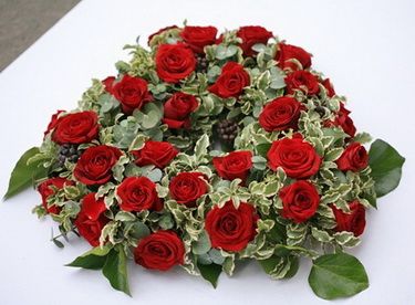 rose heart with 30 roses (42cm)