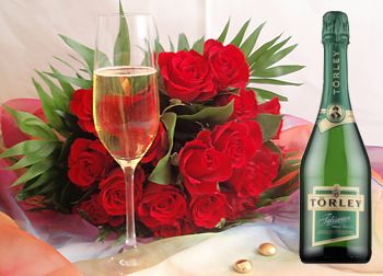 15 rote Rosen mit Champagner