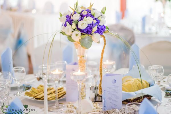 centerpiece with sea decor, Bambus bar Budapest (hydrangea, lisianthus, seashells ), wedding