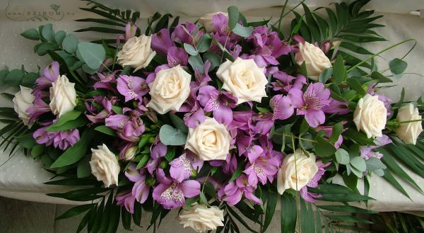 Main table centerpiece with roses and alstromeries (purple, cream), wedding