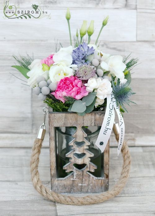 winter bouquet in rustic wooden base (16 stems)