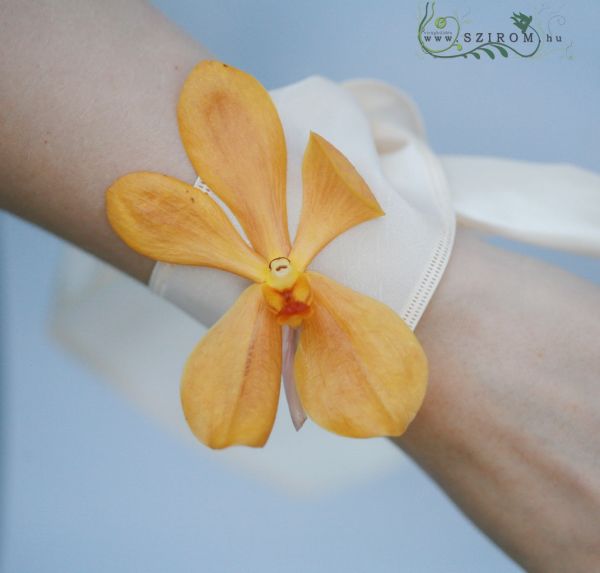 csuklódísz orchideából (narancssárga)