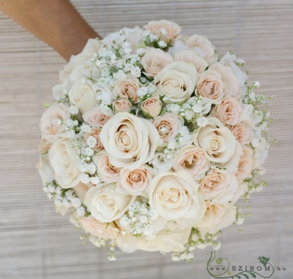 Menyasszonyi csokor rózsából, bokros rózsából, liziantusszal, rezgővel (fehér, barack )