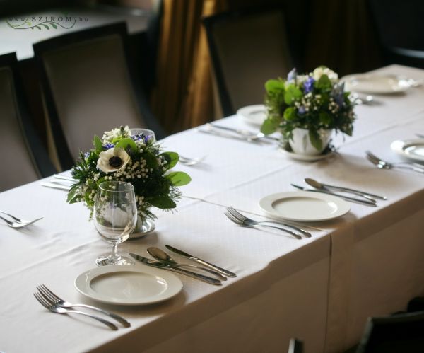 Centerpiece in cup, with moss, 1pc, Mezzo Music Restaurant Budapest, (anemone, muscari, krizi, hyacinth, blue, white), wedding