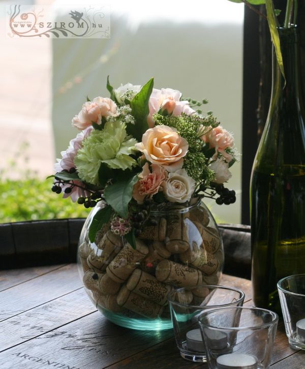 Wedding centerpiece wineyard style , Haraszthy Vallejo Etyek (peach, white, green)