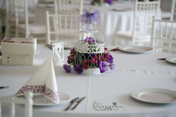 Birdcage wedding centerpiece, Malonyai Castle (liziantusz, roses, Alstromeria, purple)