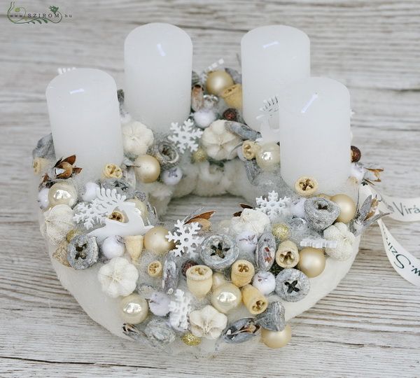 Pasztell arany adventi koszorú szarvasokkal (23 cm)