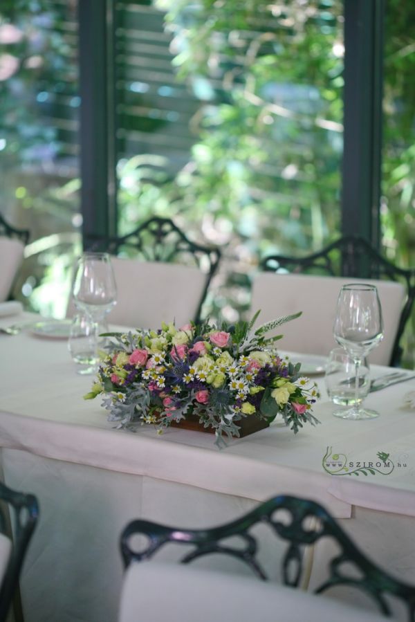 Main table centerpiece with wild flowers (spray rose, lisianthus, chamomile, eringium, pink, blue) Pavillon de Paris, Budapest, wedding