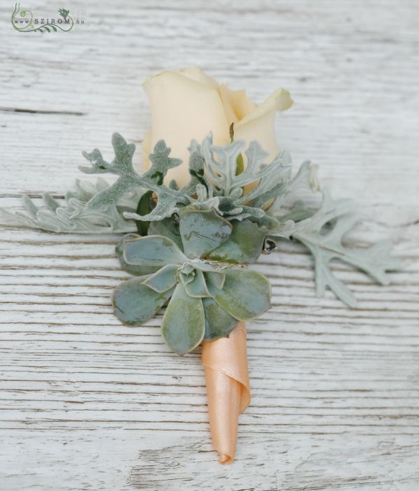 Boutonniere of rose (peach)
