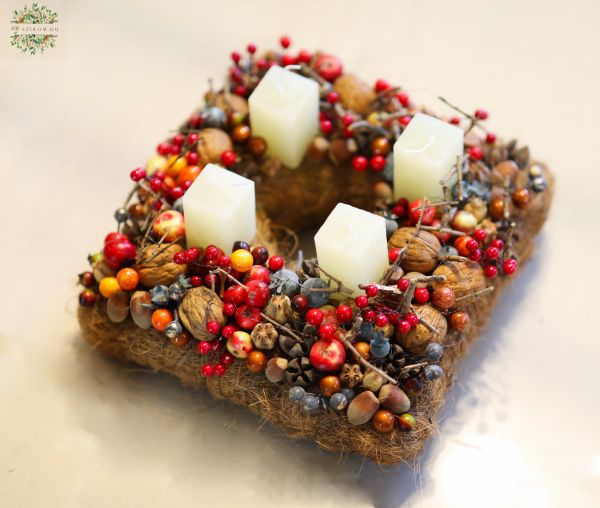 Advent wreath modern, square, with berries (22cm)