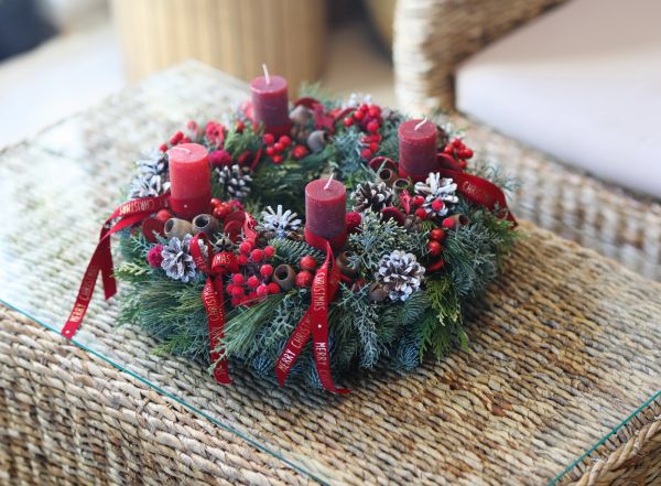 Advent wreath with pine, red (35cm)