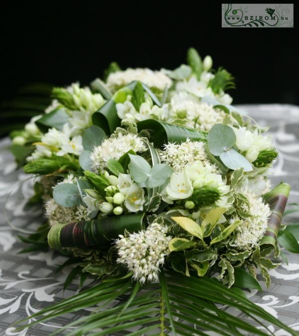 Main table centerpiece with ornithogalum, white, wedding