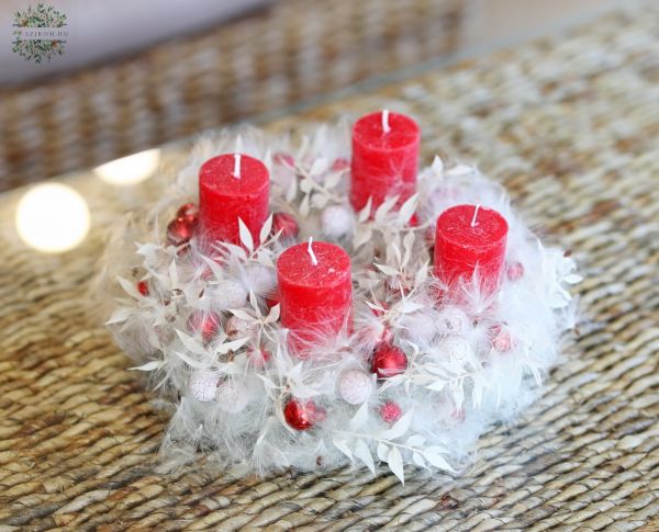 Flauschiger Adventskranz mit roten Kerzen (30 cm)