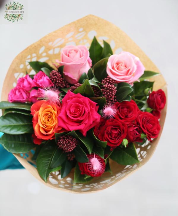 Small rose bouquet with warm colors , bunny ears (7 stems)