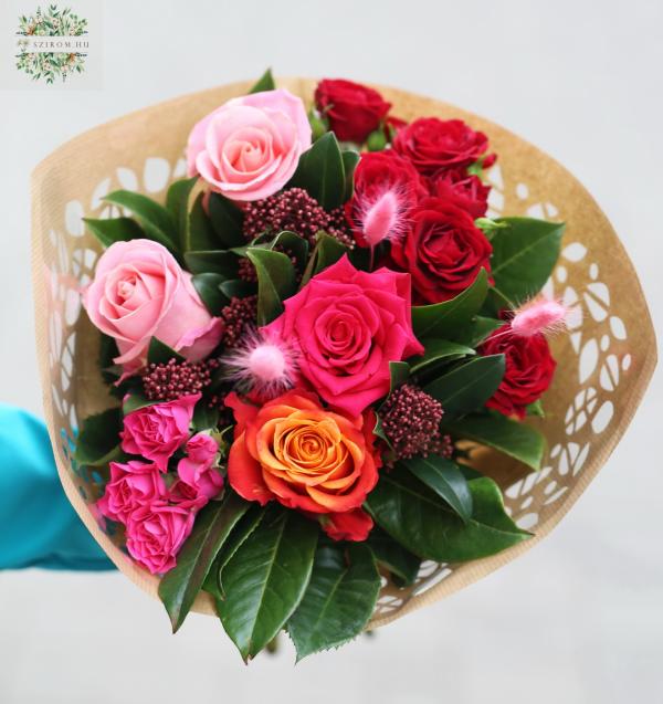 Small rose bouquet with warm colors , bunny ears (7 stems)