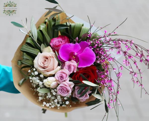 Small spring bouquet with orchid (9 stems)