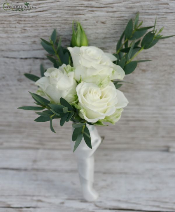 Boutonniere of spray rose (white)