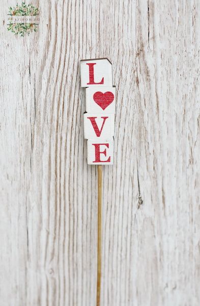 LOVE Figur auf Stock