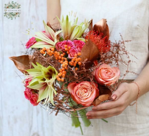 Amarilliszes bronzos csokor - original product photo with AI background