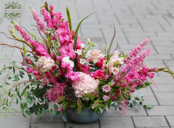 Großes luftiges rosa Blumenarrangement in einer Schale (35 Stiele)