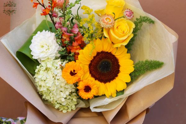 Summer sunray bouquet with yellow roses, sunflower, hydrangea