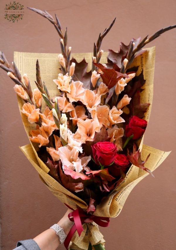 Autumn red rose bouquet with mocha mouse gladiolus