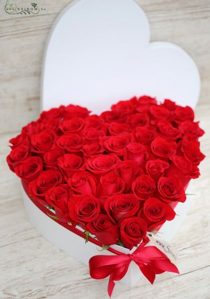 Nagy szív doboz 50 rózsával