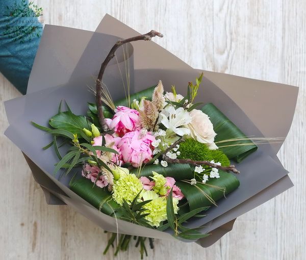 Woody, natural peony mixed bouquet (14 stems)