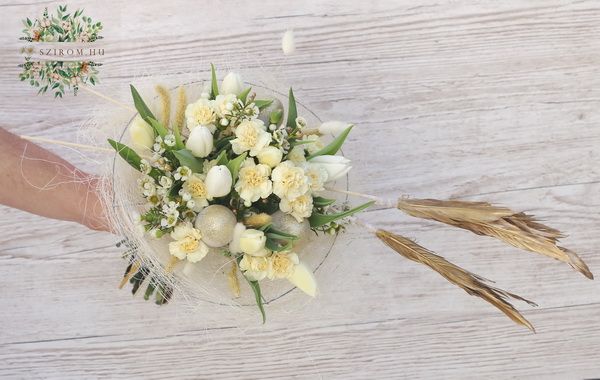 Creme spring bouquet