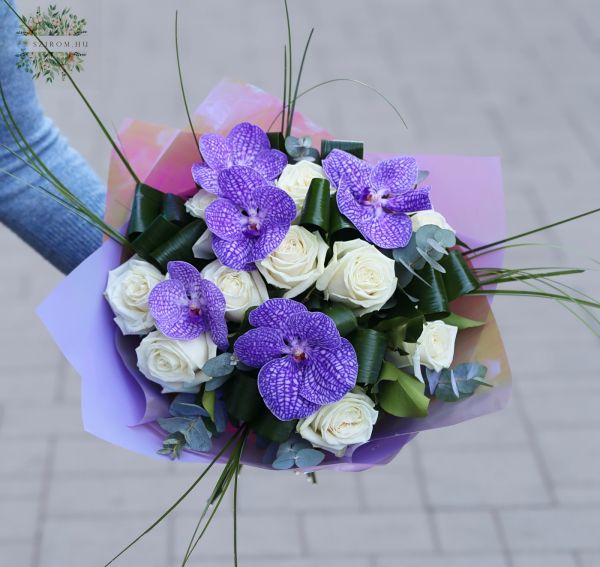  round bouquet with white roses and Vanda orchids (10+5 flowers)