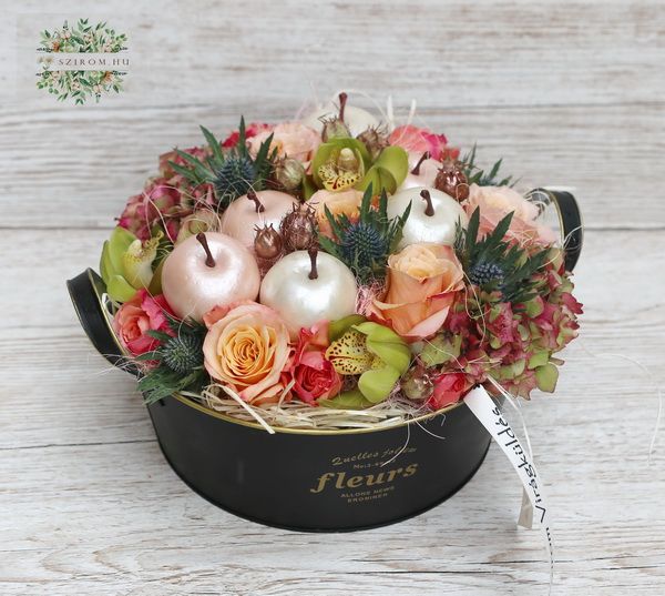  Blumenschale mit Äpfeln, Orchideen, Rosen, Hortensien (13 stielen)