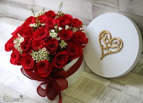 Rote Rosen-Box mit Wachsblume (25 + 5 Stiele)