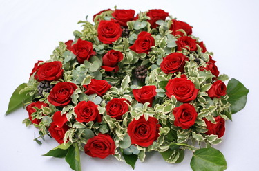 Virágküldés Budapest - szív forma 30 vörös rózsából