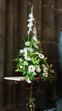 flower delivery Budapest - big standing church arrangement