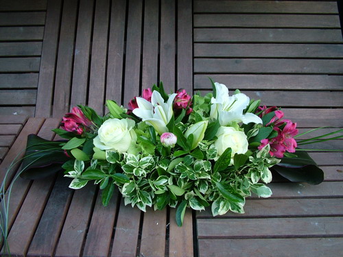 flower delivery Budapest - bier arrang. with roses, lilies, alstromerias (60 cm)