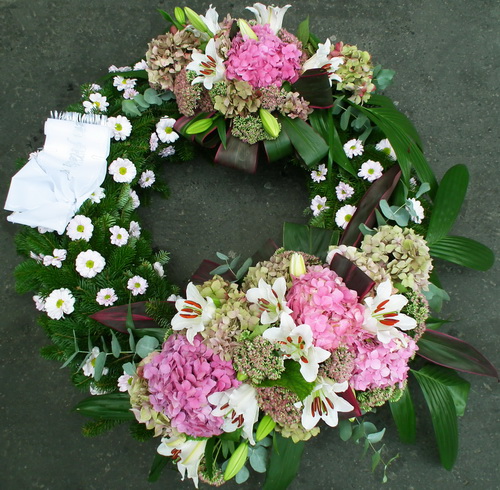 flower delivery Budapest - greek w. with hortensia, lilies, daisies (1m)