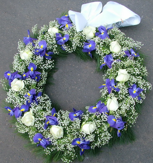 flower delivery Budapest - butan pine wreath (roses, iris,  gypsophilla, 60cm)