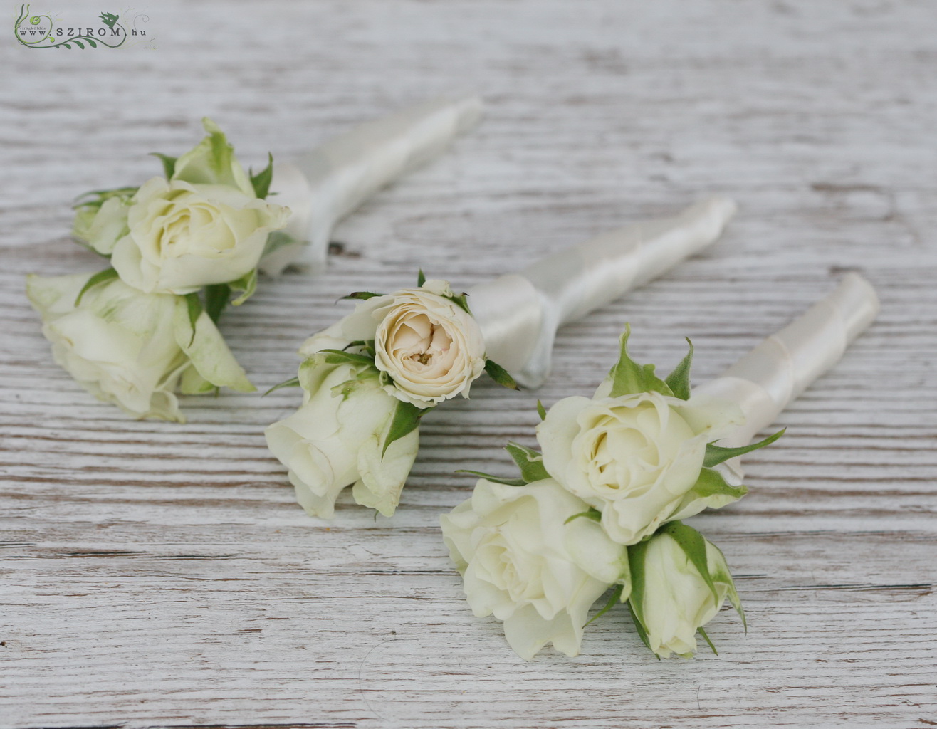 flower delivery Budapest - Boutonniere (spray rose) 1 pc