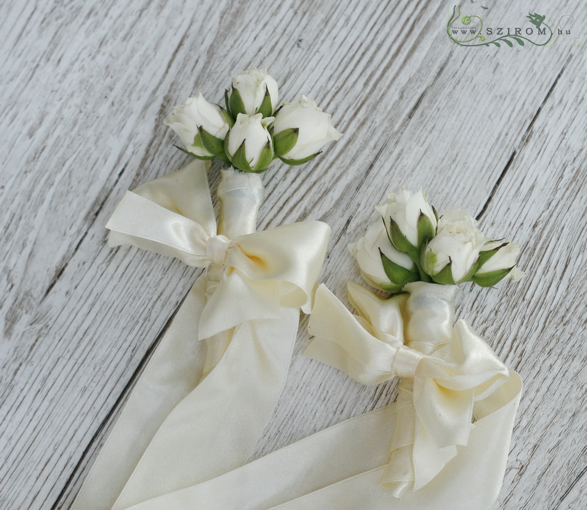 flower delivery Budapest - wrist corsage made of spray roses (white, creme)