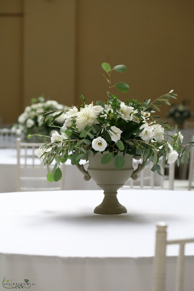 Blumenlieferung nach Budapest - Gästetisch Blumendekor