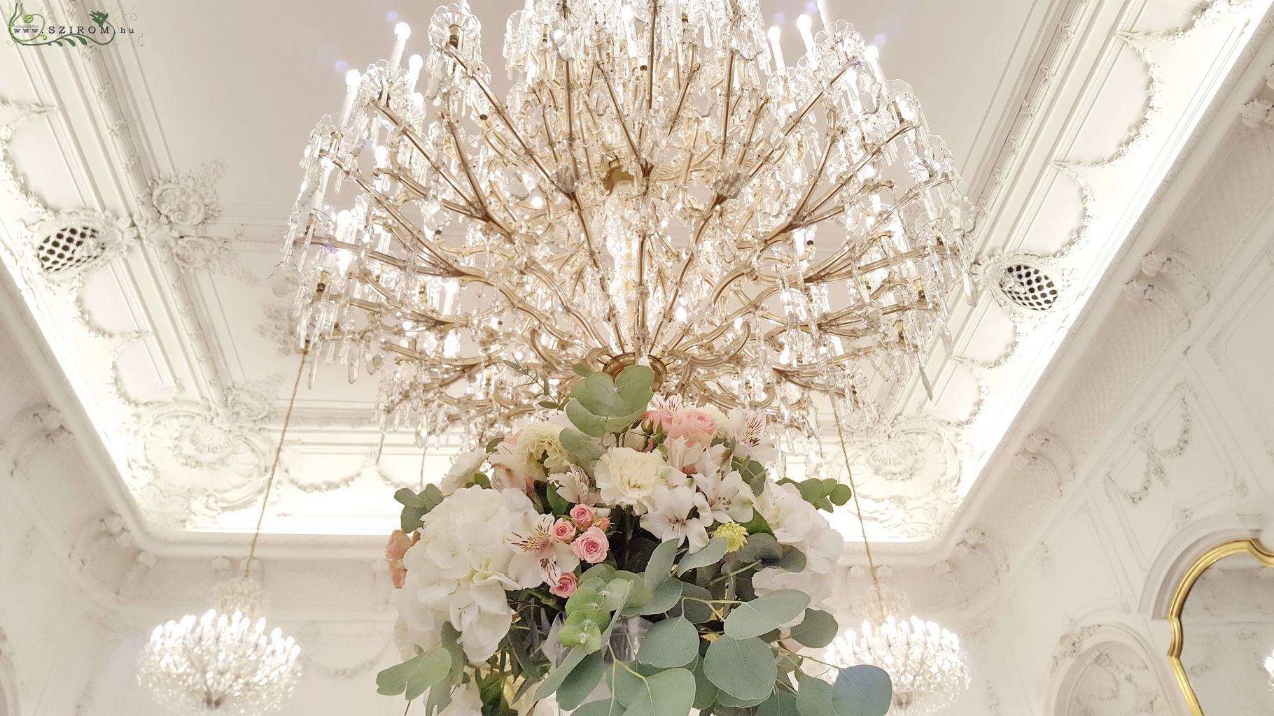 flower delivery Budapest - Wedding Centerpiece tall vase, Festetics Palace Budapest (hydrangea, roses, shrub roses, carnations, alstromelia, dahlia, white, pink)