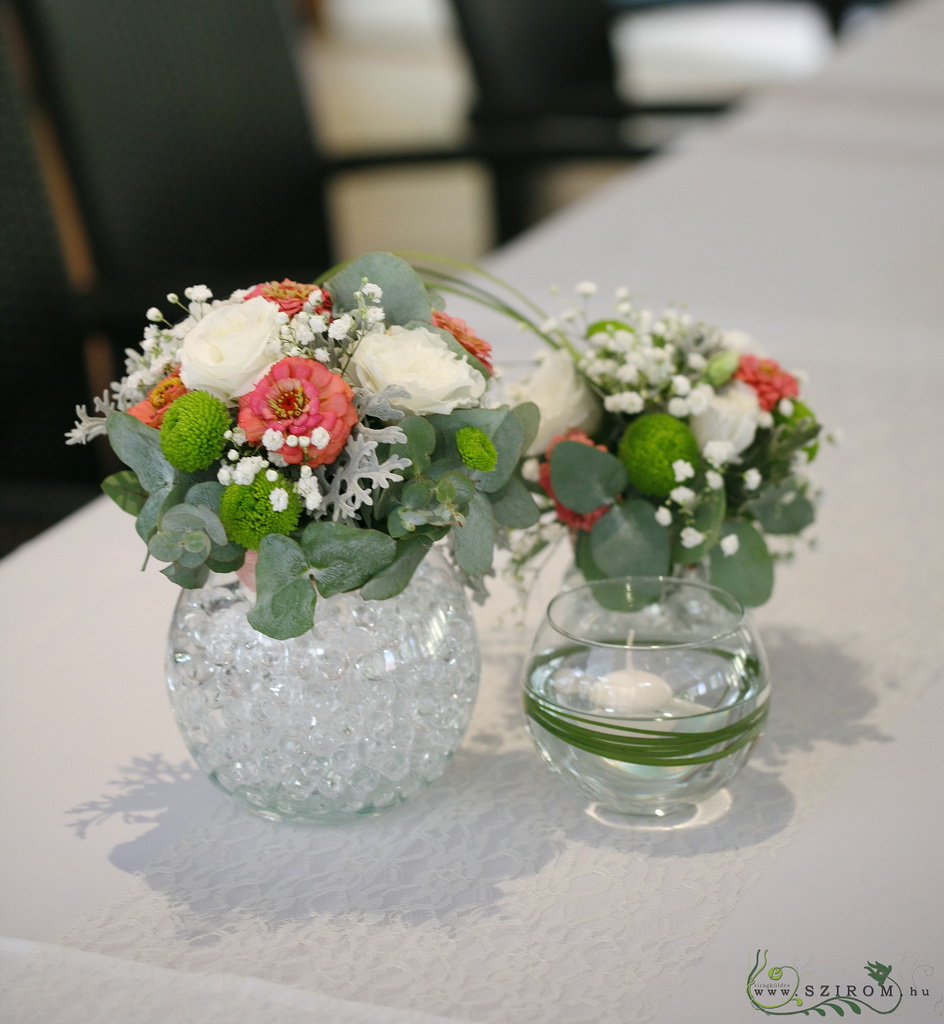 Virágküldés Budapest - Esküvői asztaldísz 1 szett, Mókus sörkert ( Rózsa, rézvirág, fehér, korall, barack )
