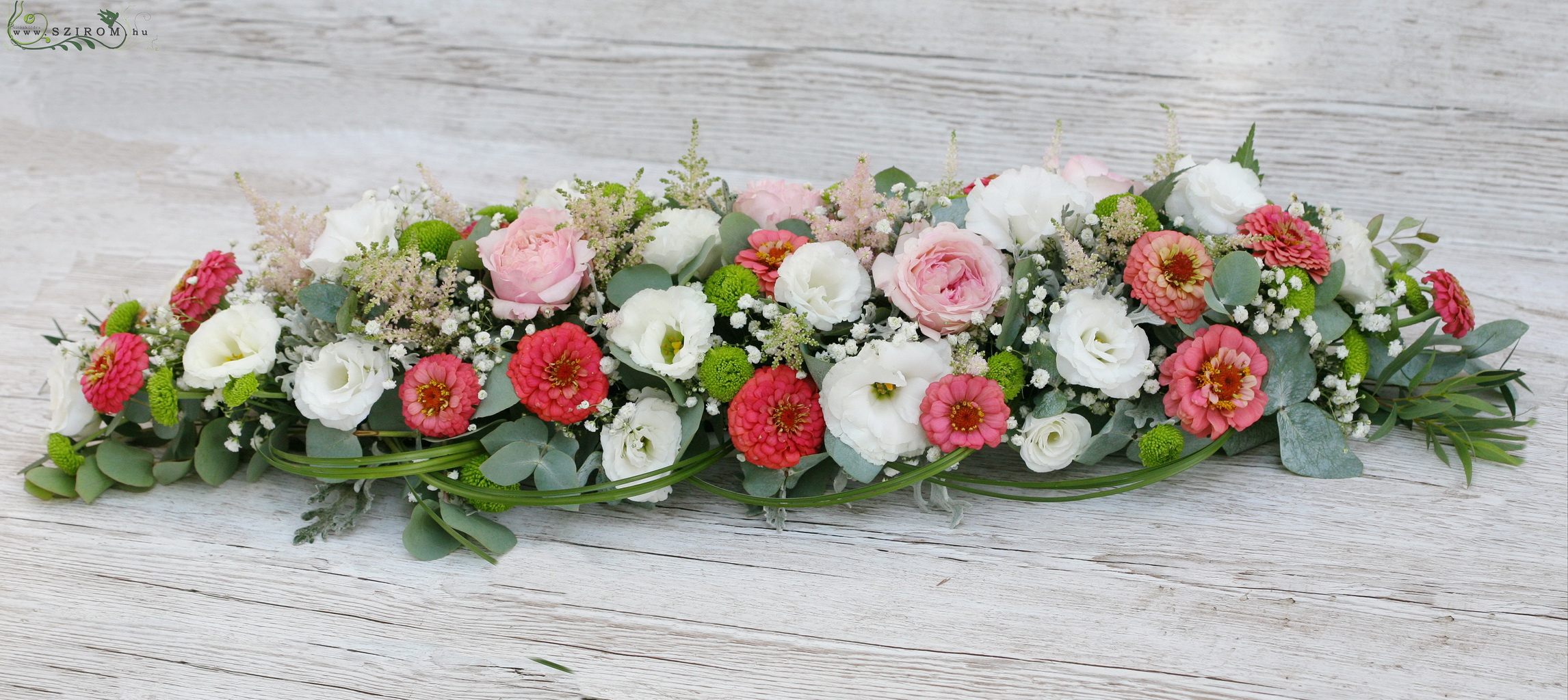 flower delivery Budapest - Main table centerpiece Mókus Restaurant English rose, lisianthus, chrysanthemum, zinnia, white, apricot, pink, green, wedding