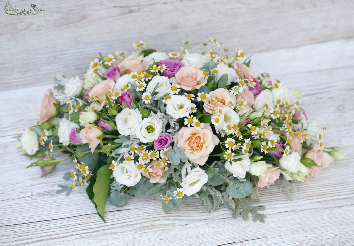 flower delivery Budapest - Main table centerpiece (rose, liziantus, chamomile, white, pink, peach), wedding