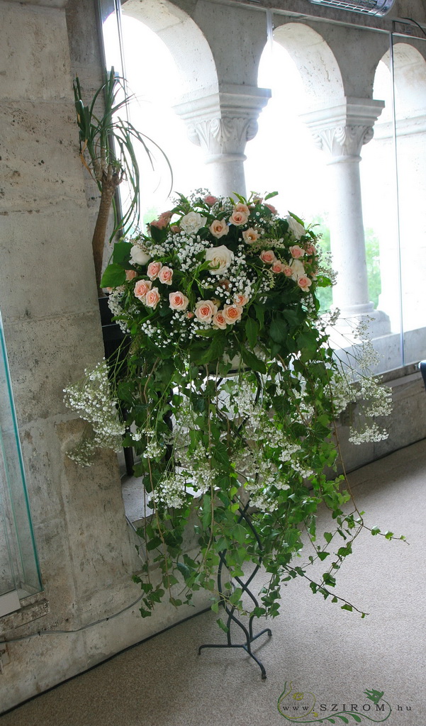 flower delivery Budapest - big standing flower decoration , Fisherman's Bastion (peach spray rose), wedding
